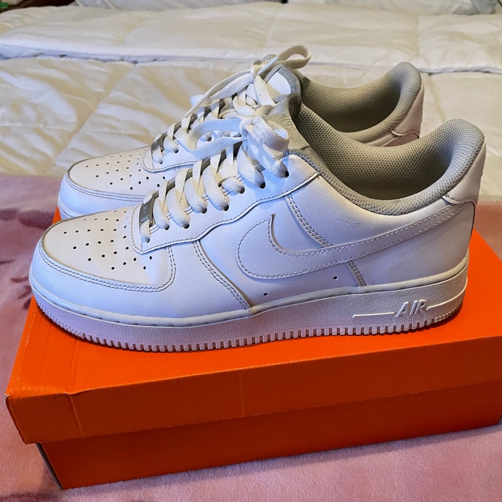 Air Force 1’s (white)